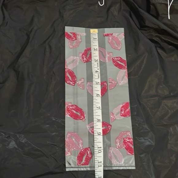NWT, cellophane lip bags & 2 lip cellophane rolls - Picture 10 of 13